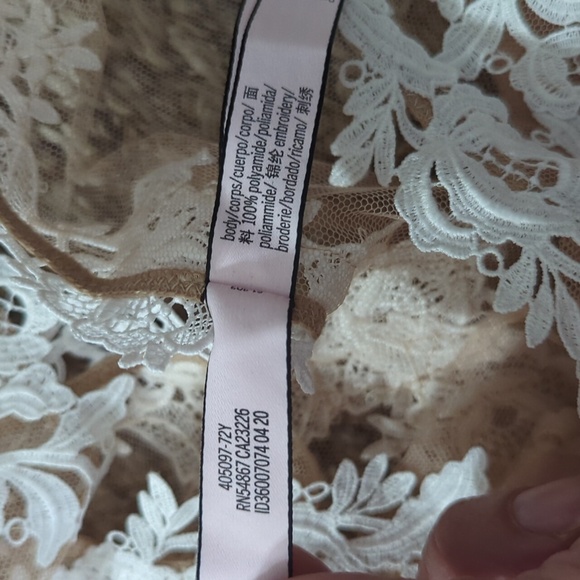 Victoria’s Secret Sheer Mesh Lace Bodysuit Nude White Floral Appliqué Size S - Picture 10 of 13